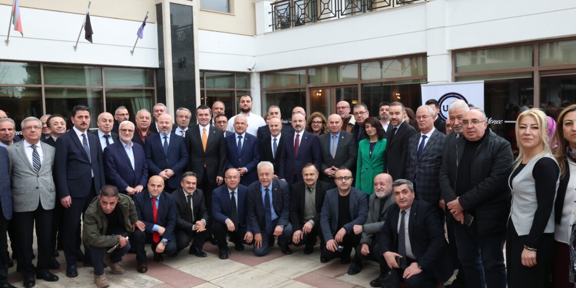 Medyada ‘Meslek Yasası’ Alarmı: İnternet Gibi Çöplük Olmasın